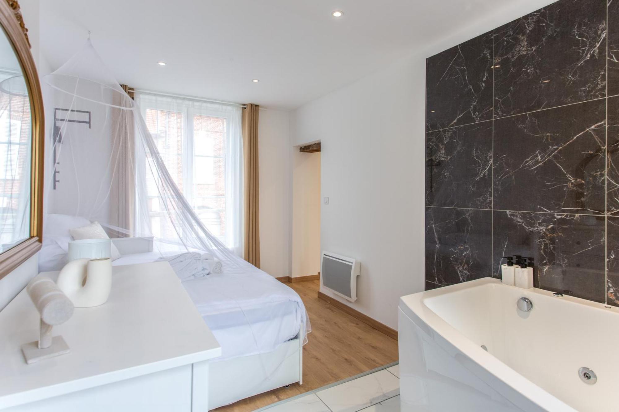 L'Amour Vrai - Love Room -T2 Elegant Et Romantique Abbeville Exterior foto